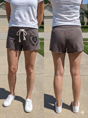 PINK Victoria's Secret Grey Heart Logo Fleece Lounge Sweat Shorts Size Medium